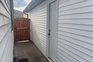 2207 7th Ave Rear, Beaver Falls, PA 15010 - Photo 37