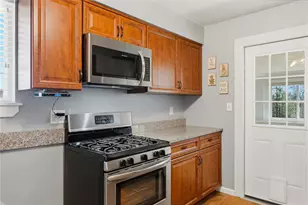 214 Governor Dr, Pittsburgh, PA 15101 - Photo 9