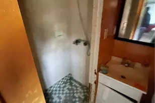 609 Hays Ave, Pittsburgh, PA 15210 - Photo 13