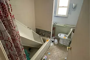 609 Hays Ave, Pittsburgh, PA 15210 - Photo 17