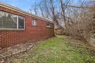 1209 Airedale Dr, Bethel Park, PA 15102 - Photo 31