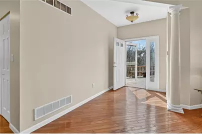 707 Wilshire Cir, Seven Fields Boro, PA 16046 - Photo 3