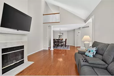 707 Wilshire Cir, Seven Fields Boro, PA 16046 - Photo 7