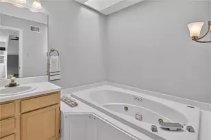 707 Wilshire Cir, Seven Fields Boro, PA 16046 - Photo 31