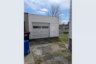 506 E Moody Ave, New Castle, PA 16105 - Photo 3