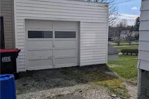 506 E Moody Ave, New Castle, PA 16105 - Photo 3