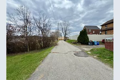 418 Baker Ave, Clairton, PA 15025 - Photo 27