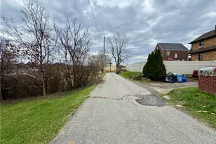 418 Baker Ave, Clairton, PA 15025 - Photo 27