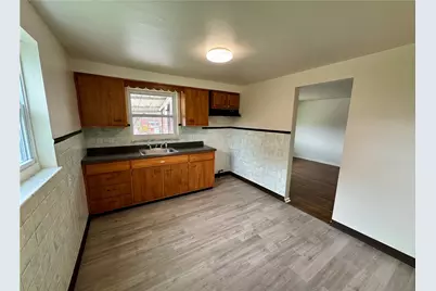 418 Baker Ave, Clairton, PA 15025 - Photo 7