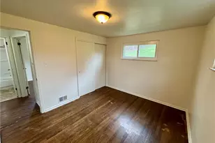 418 Baker Ave, Clairton, PA 15025 - Photo 9