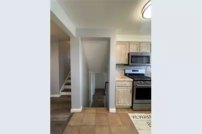 1419 Cardinal Dr, Scott Township, PA 15243 - Photo 9