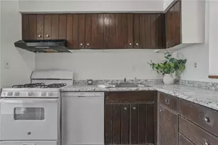 526 College Park Dr, Moon/Crescent Twp, PA 15108 - Photo 13