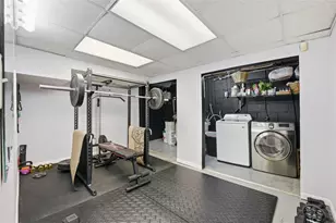 2386 Crestview Rd, Pittsburgh, PA 15216 - Photo 25