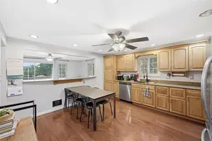 2386 Crestview Rd, Pittsburgh, PA 15216 - Photo 13