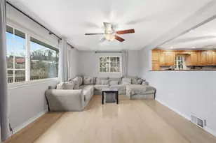 2386 Crestview Rd, Pittsburgh, PA 15216 - Photo 9