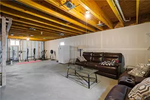 313 Everest Cir, Houston, PA 15342 - Photo 33