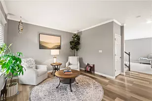 313 Everest Cir, Houston, PA 15342 - Photo 3