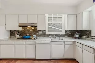 1345 Murdoch Rd, Pittsburgh, PA 15217 - Photo 15