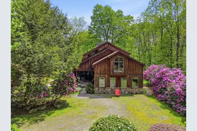 2090 Oak Ridge Dr, Saltlick Township, PA 15622 - Photo 3