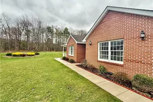 194 Wood Hawk Ln, Franklin Township, PA 16001 - Photo 3