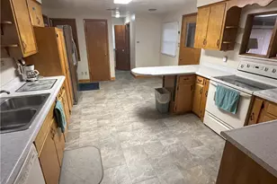 728 N Pike Rd, Jefferson Township, PA 16023 - Photo 5