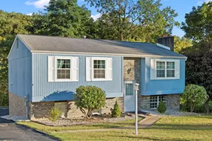 575 Fairfield Dr, Hempfield Township, PA 15601 - Photo 3