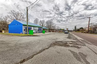 1005 W 4th Ave, Derry Township, PA 15627 - Photo 21