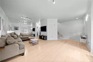 302 Kingsberry Cir, Pittsburgh, PA 15234 - Photo 5