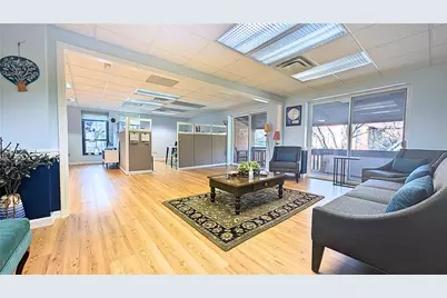 406 McKnight Park Dr, Ross Twp, PA 15237 - Photo 9