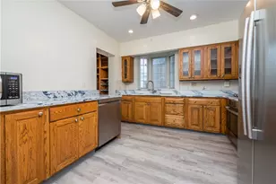 6100 Wellesley Ave, Pittsburgh, PA 15206 - Photo 11