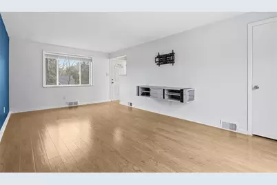 5843 Wilson Dr, Bethel Park, PA 15102 - Photo 5