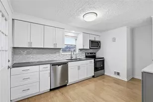 5843 Wilson Dr, Bethel Park, PA 15102 - Photo 9