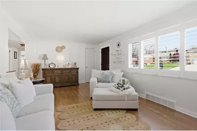 4353 E Barlind Dr, Pittsburgh, PA 15227 - Photo 3