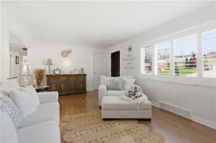 4353 E Barlind Dr, Pittsburgh, PA 15227 - Photo 3