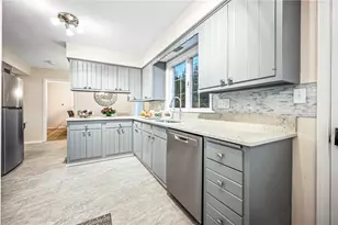 238 Meadowbrook Dr, New Wilmington Boro, PA 16142 - Photo 11