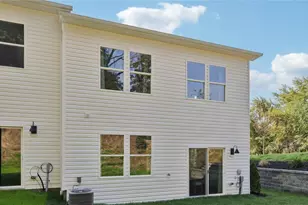 156 River Rdg Dr, Moon/Crescent Twp, PA 15108 - Photo 3