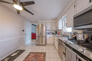 138 Timberlane Dr, Ross Twp, PA 15229 - Photo 13