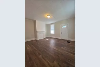 113 1/2 13th St, Jeannette, PA 15644 - Photo 9