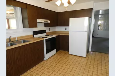 1933 Pennsylvania Ave, West Mifflin, PA 15122 - Photo 15