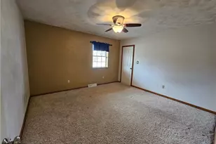 101 Sunrise Cove Ln, Center Township, PA 16001 - Photo 17