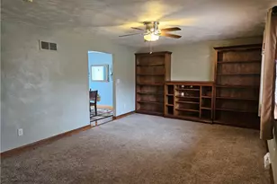 101 Sunrise Cove Ln, Center Township, PA 16001 - Photo 3