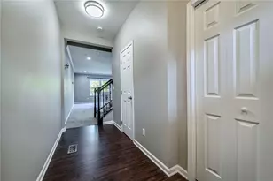 512 Isabella Ct, Moon/Crescent Twp, PA 15108 - Photo 3