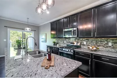 512 Isabella Court, Moon/Crescent Twp, PA 15108 - Photo 5