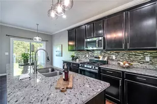 512 Isabella Ct, Moon/Crescent Twp, PA 15108 - Photo 5