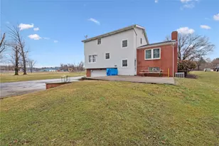 2429 Brownfield Dr, Hempfield Township, PA 15601 - Photo 5