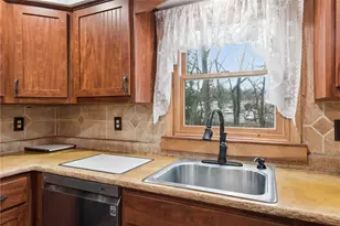 2429 Brownfield Dr, Hempfield Township, PA 15601 - Photo 17