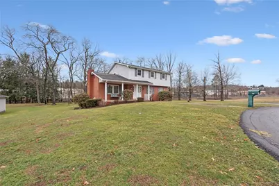 2429 Brownfield Dr, Hempfield Township, PA 15601 - Photo 3