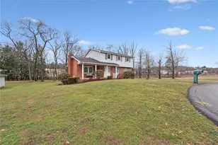 2429 Brownfield Dr, Hempfield Township, PA 15601 - Photo 3