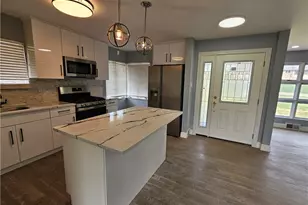 392 Center Grange Rd, Center Township, PA 15061 - Photo 7