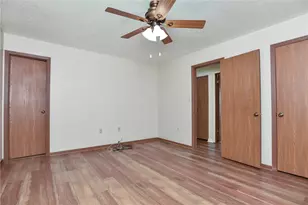 547 Cresthaven Dr, Pittsburgh, PA 15239 - Photo 9